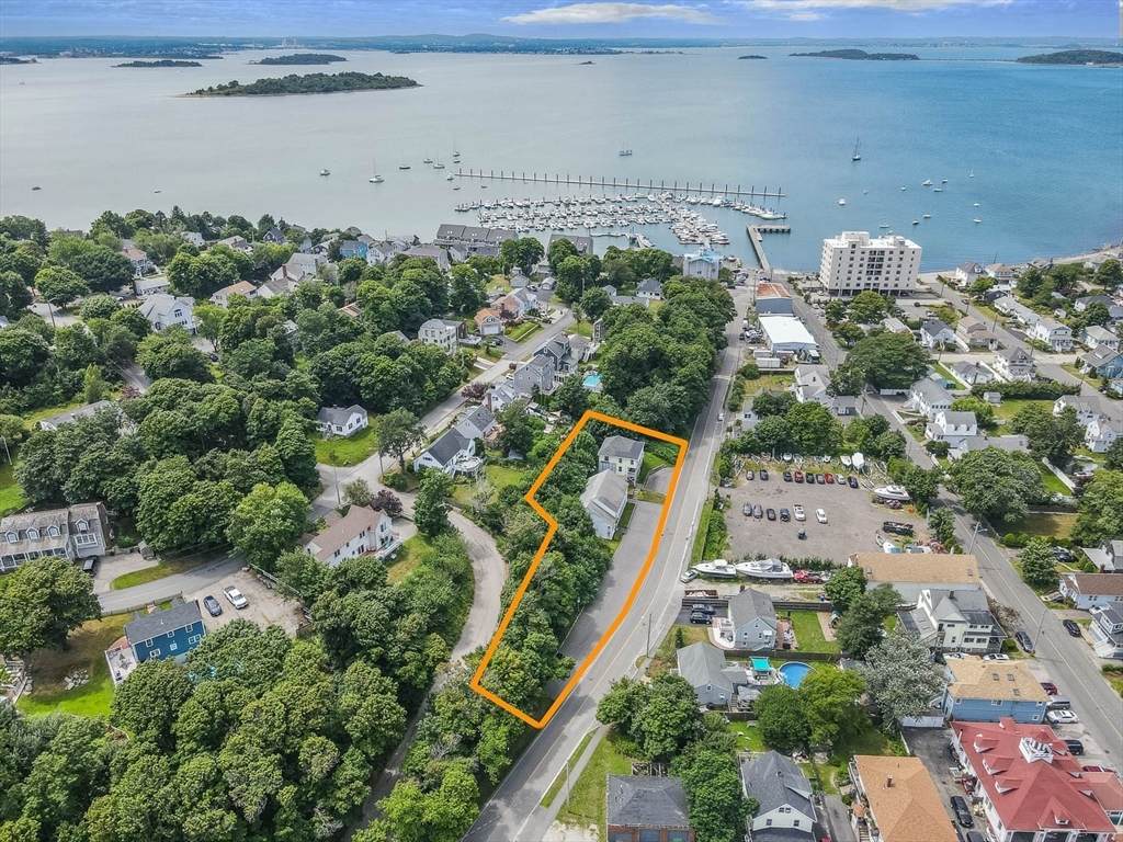 28 Bay Ave East - Photo 1