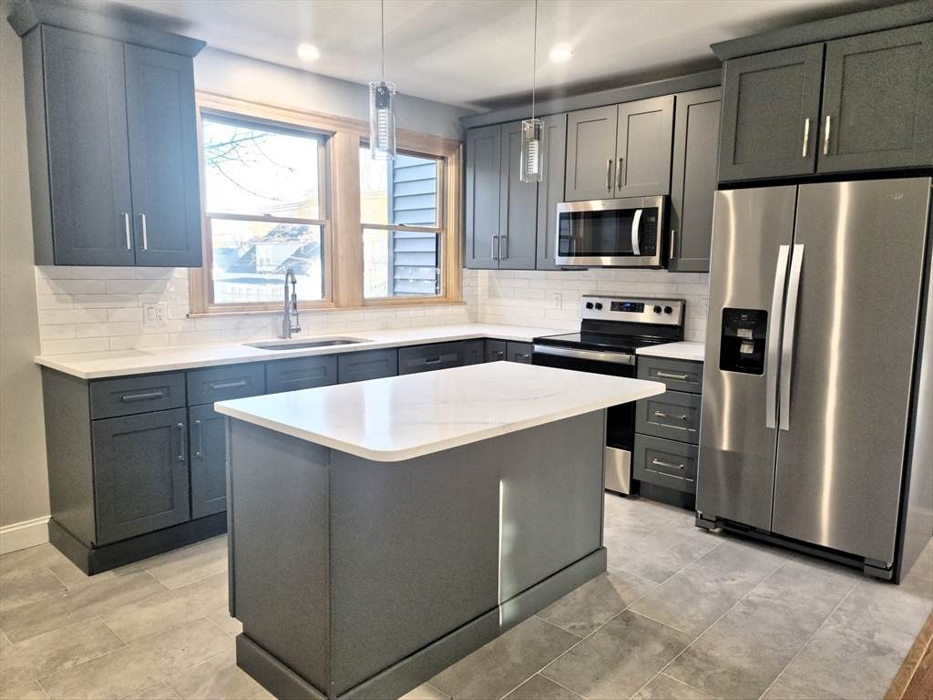 33 Columbus - Photo 1
