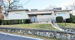 3-7 Altamont Rd - Photo 1