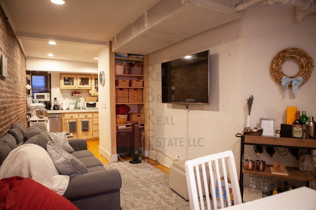 https://bt-photos.global.ssl.fastly.net/mlspin/orig_boomver_1_73381006_2.jpg