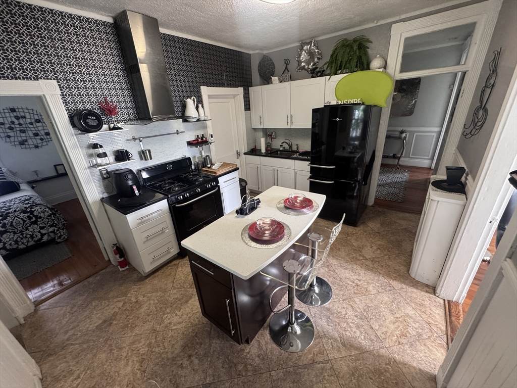 40 Arbutus St - Photo 1