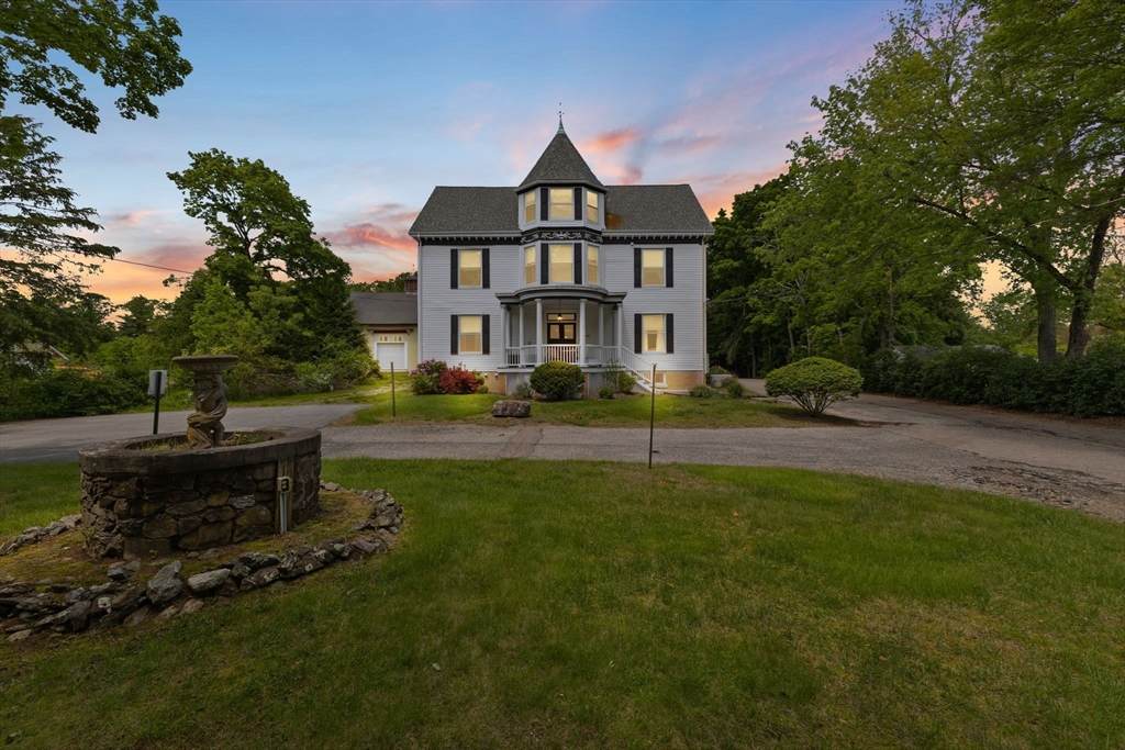 543 Newport Ave - Photo 1