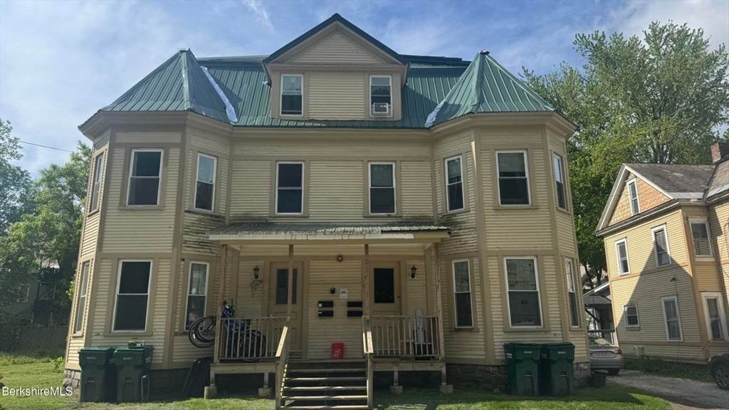 70-72 Chase Avenue - Photo 1