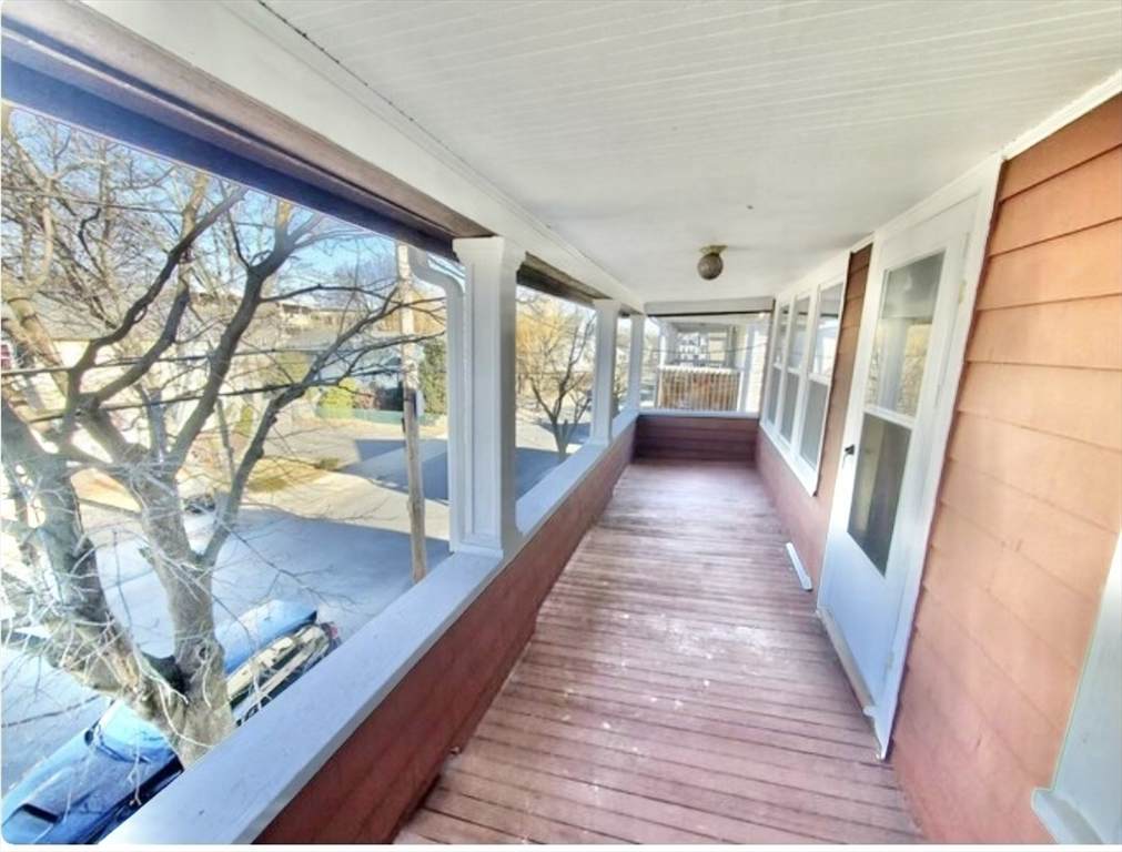 135 Mills St - Photo 1