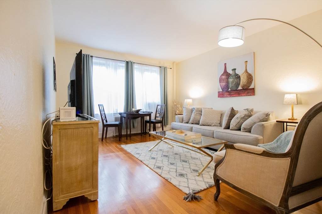 90 Kilsyth Rd - Photo 1