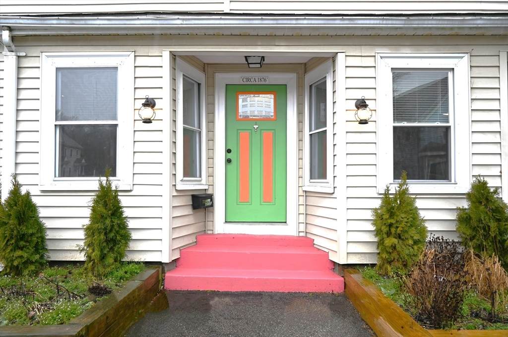 719 Main Street - Photo 1