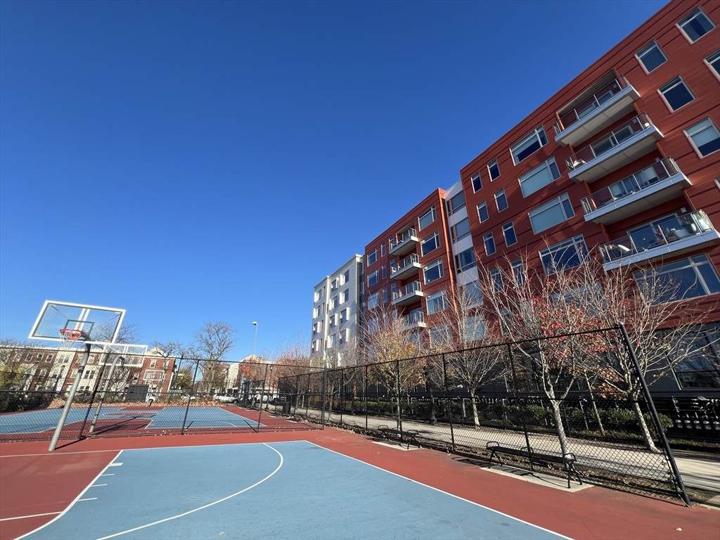 99 Sumner St - Photo 1