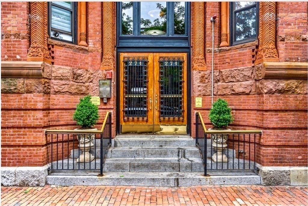 271 Dartmouth St - Photo 1
