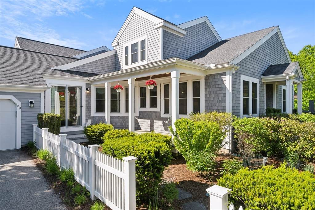 39 Pelham Walk - Photo 1