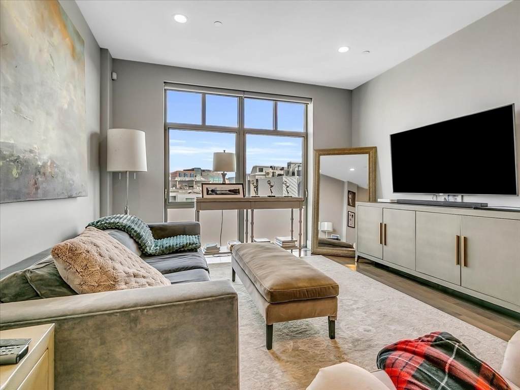 150 Dorchester Ave. - Photo 1