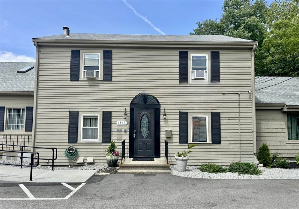1362 Washington St - Photo 1