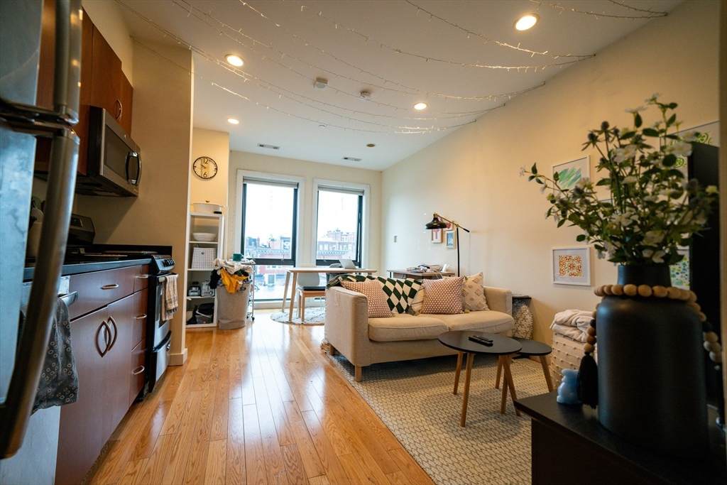 9 Miner St - Photo 1