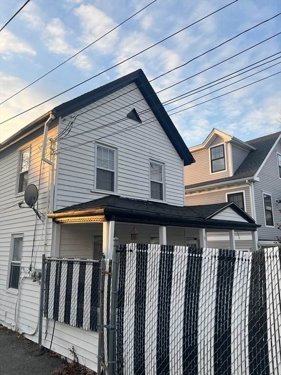 32 Temple St - Photo 1