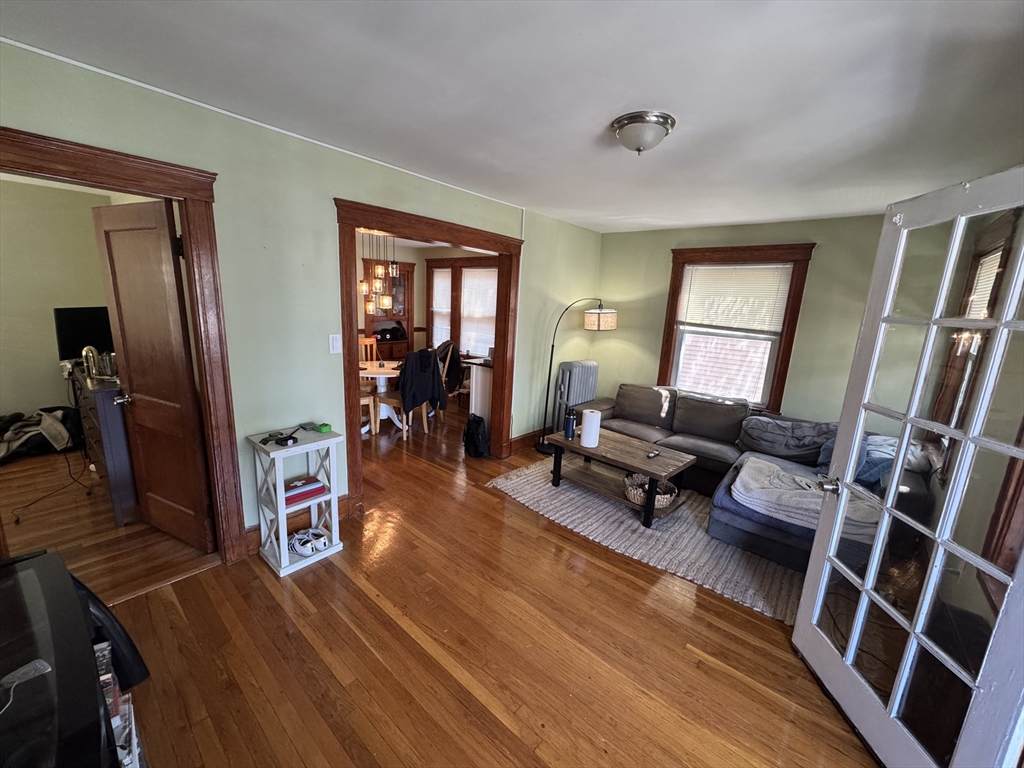 65 Saxton St - Photo 1