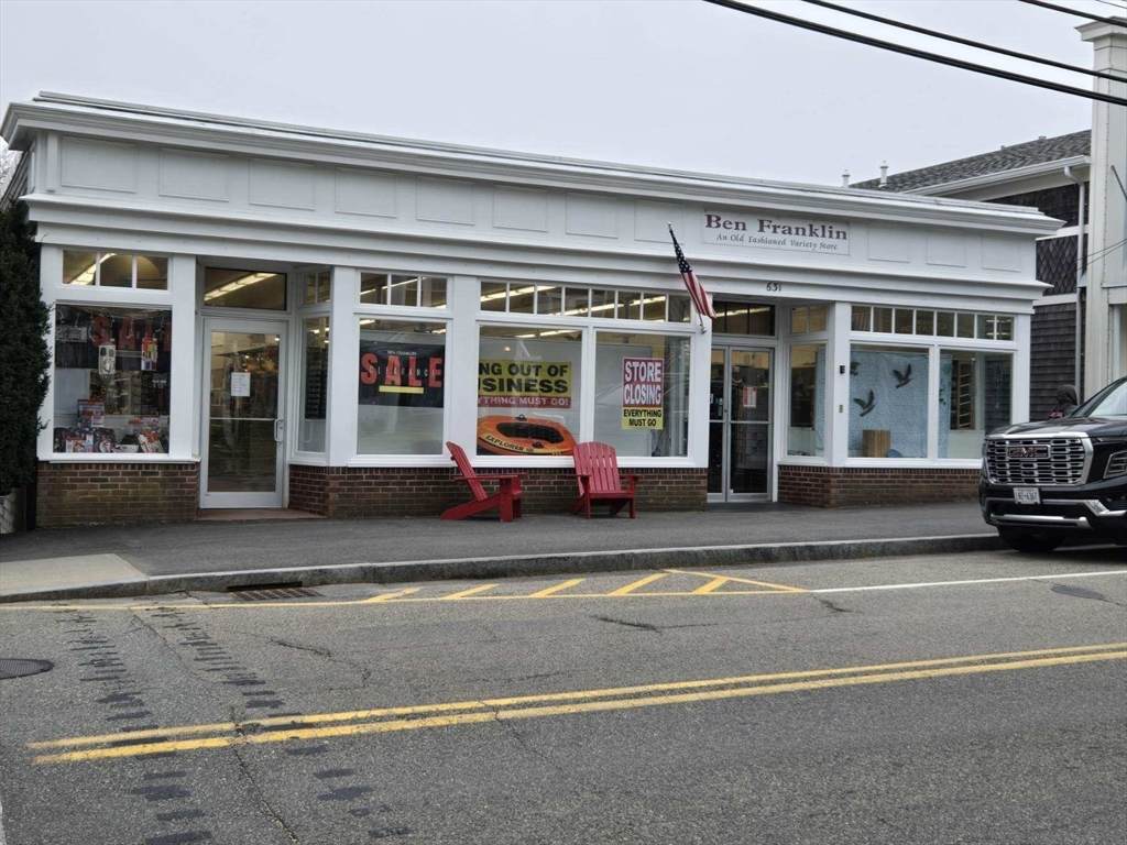 631 Main Street - Photo 1