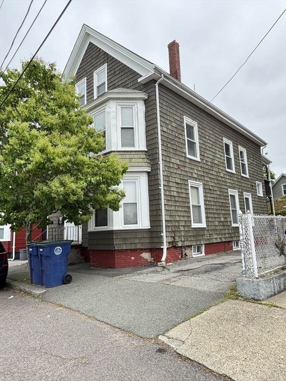 9 Cushing St - Photo 1