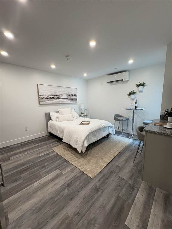 585 Essex St - Photo 1