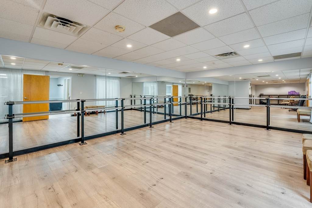 1 Elm Square - Photo 1