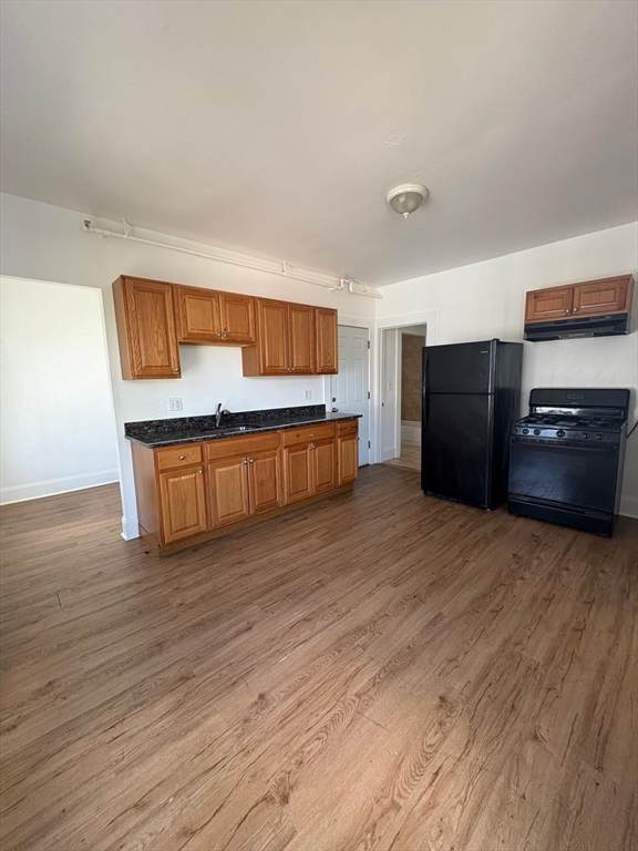 135 Chesnut St - Photo 1