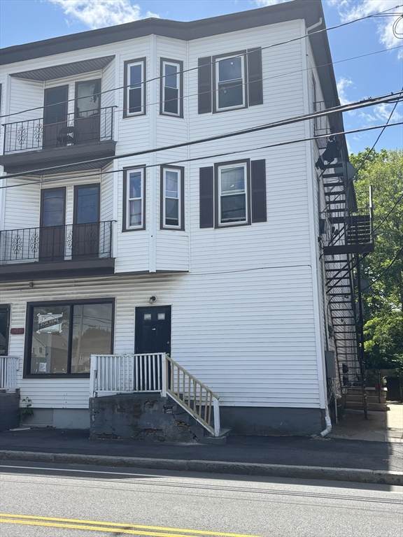 107 Ames St - Photo 1