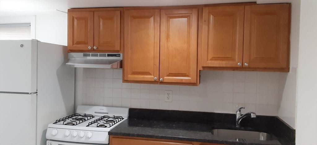 104 Beacon St - Photo 1