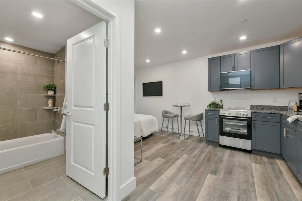 585 Essex St - Photo 1