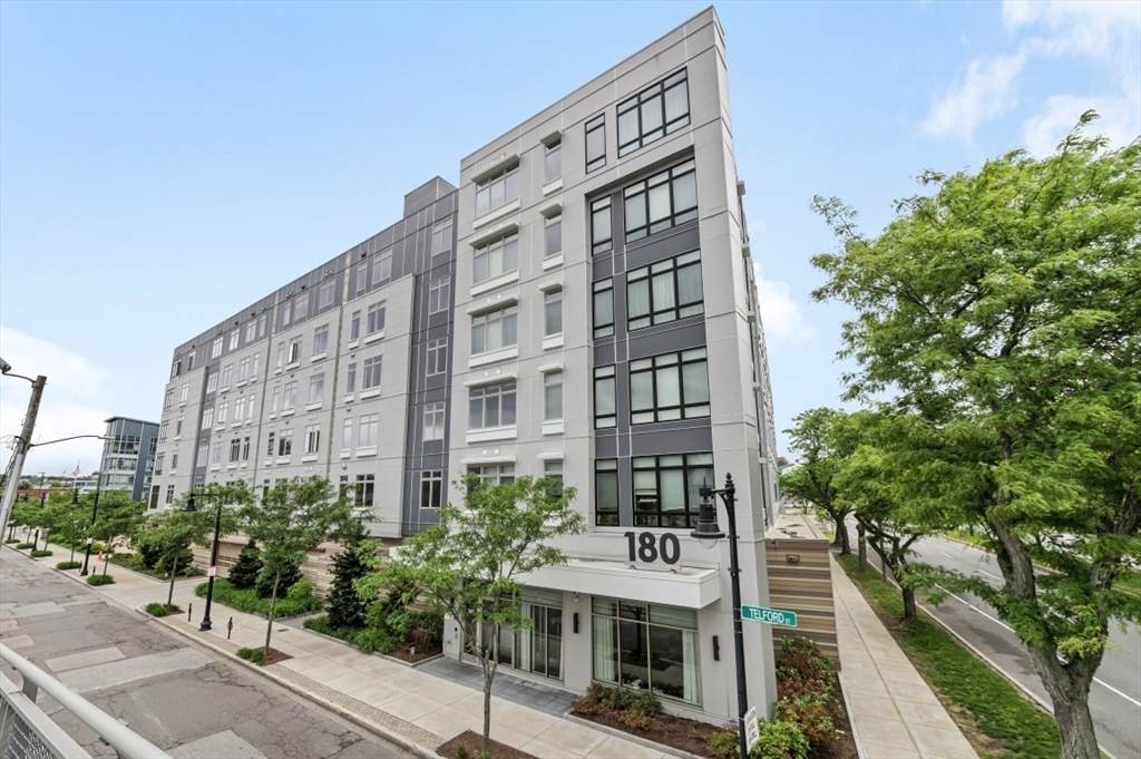 180 Telford Street - Photo 1