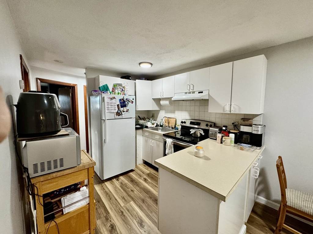 211 Malden St - Photo 1