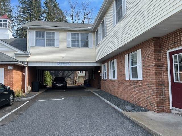 41 Locust - Photo 1