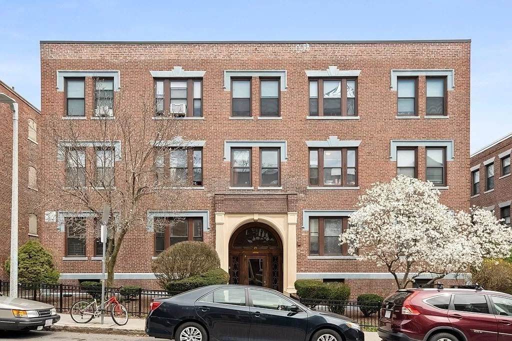 21 Park Vale Ave - Photo 1