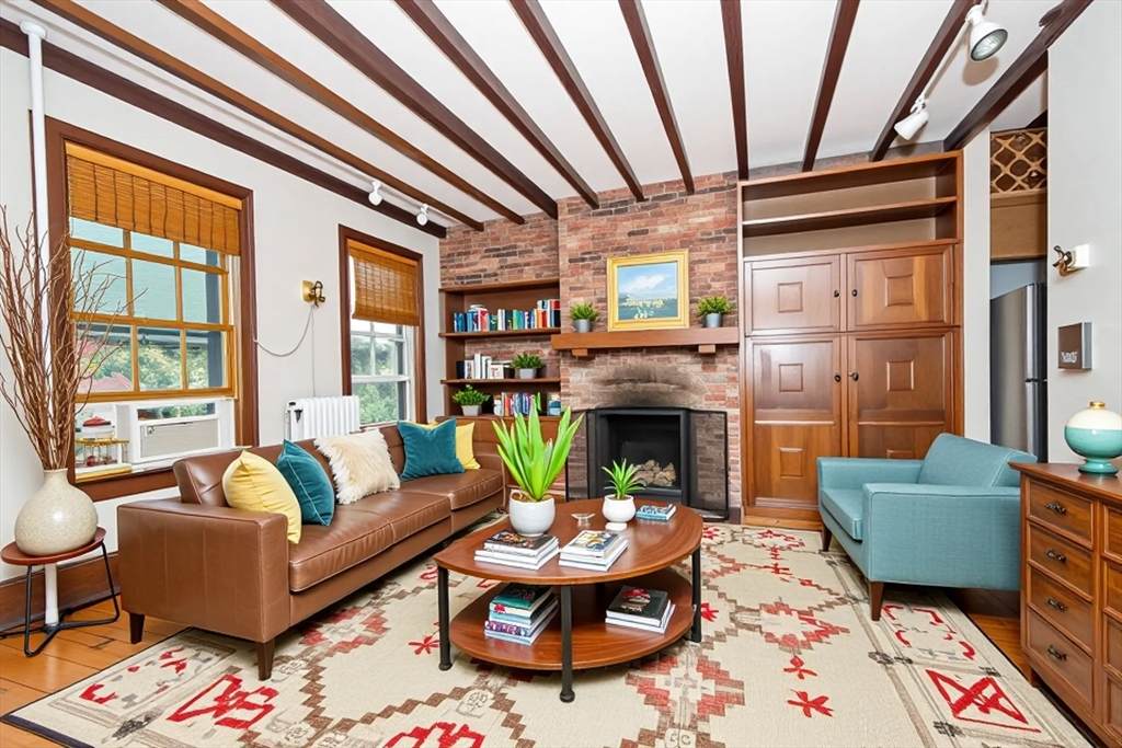 31 Myrtle - Photo 1