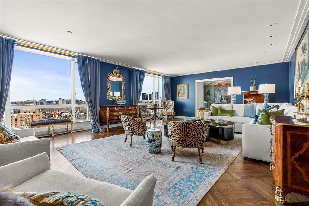 2 Commonwealth Avenue - Photo 1