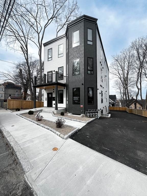 22 Mount Bowdoin Ter - Photo 1