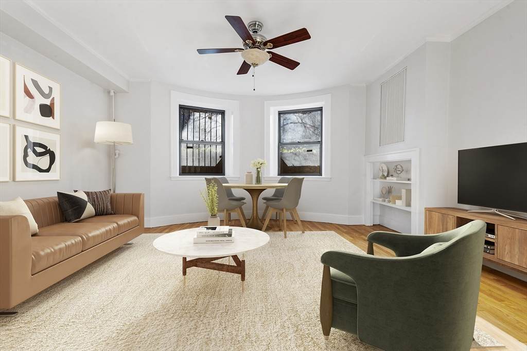 405 Commonwealth Ave - Photo 1