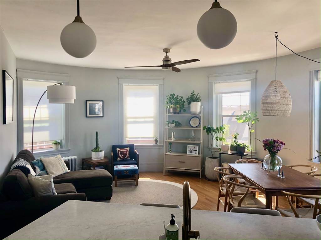 61 Quint Ave - Photo 1
