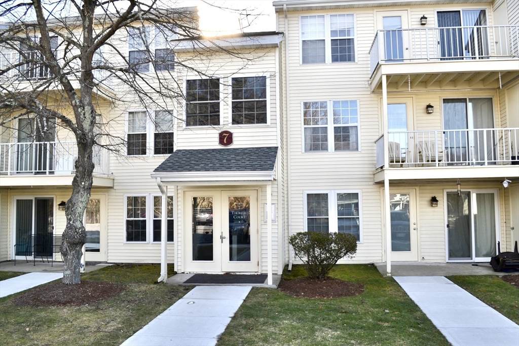 7 Thoreau Ct - Photo 1