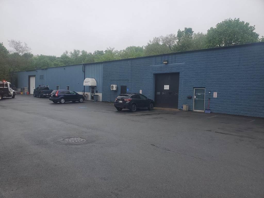 180 Allen St - Photo 1