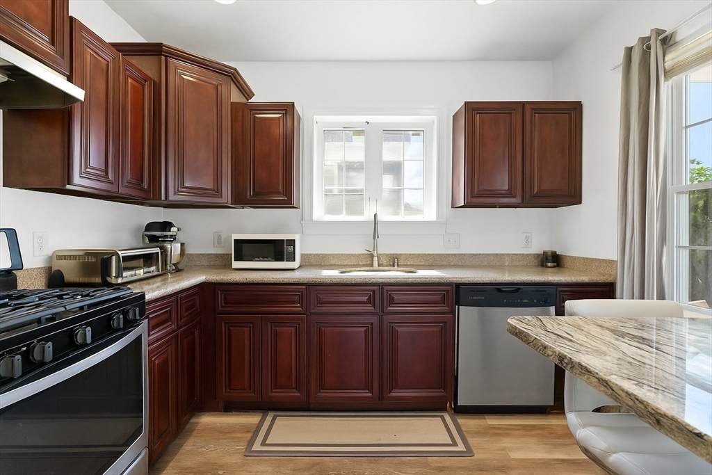 178 Magnolia St - Photo 1