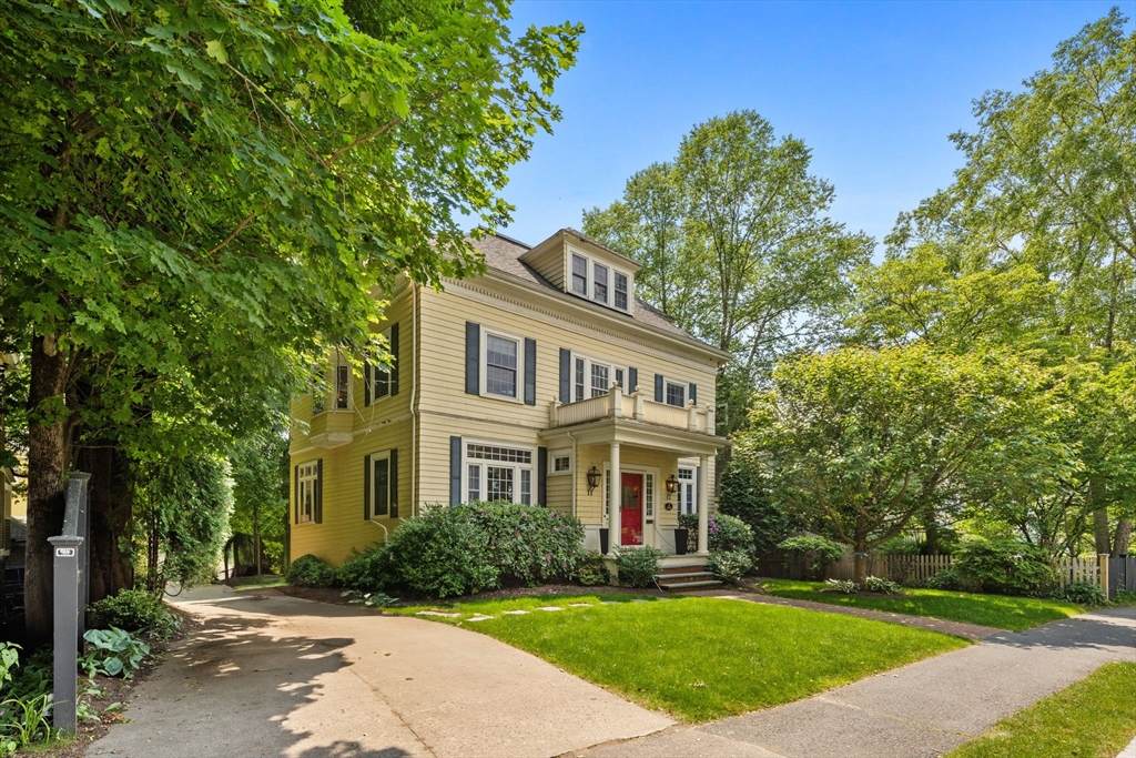 204 Homer St - Photo 1