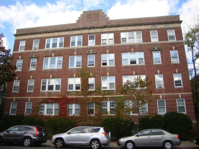 1697 Cambridge - Photo 1