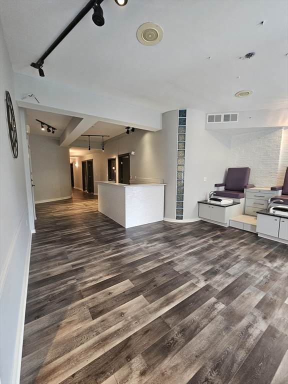 140 Main St - Photo 1