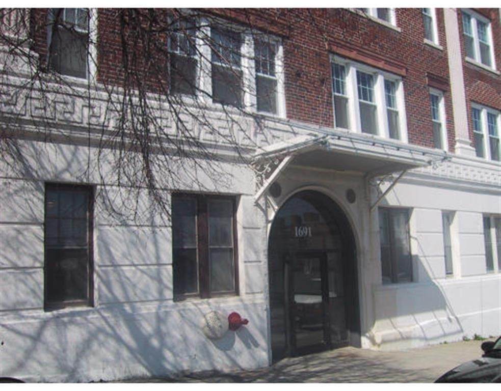 1691 Commonwealth Ave - Photo 1