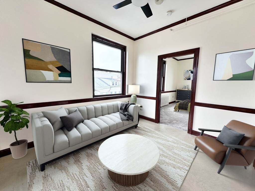 154 Maverick St - Photo 1