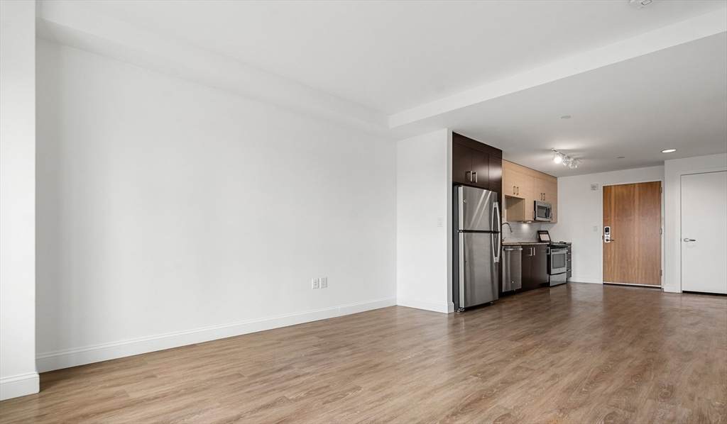 99 Kneeland St - Photo 1
