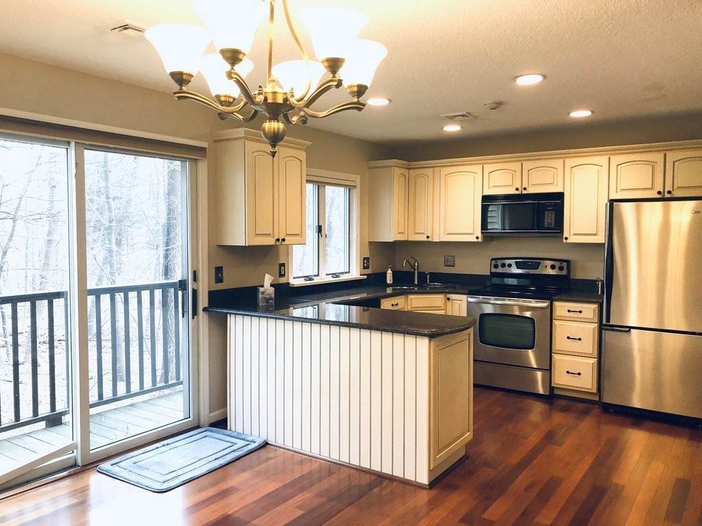 305 Salem St - Photo 1