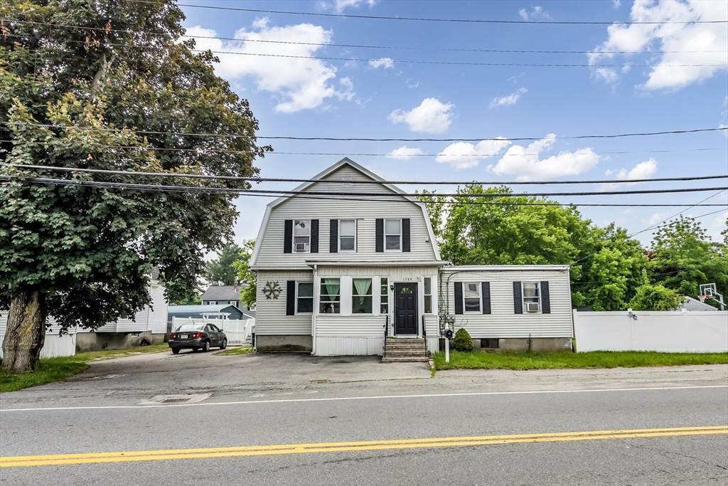 1366 Bridge St - Photo 1