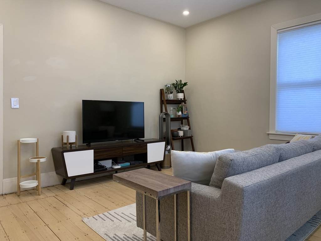 12 Ashley St - Photo 1