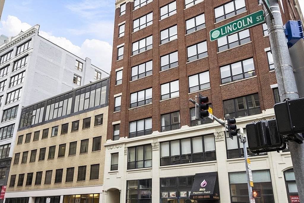 200 Lincoln St - Photo 1