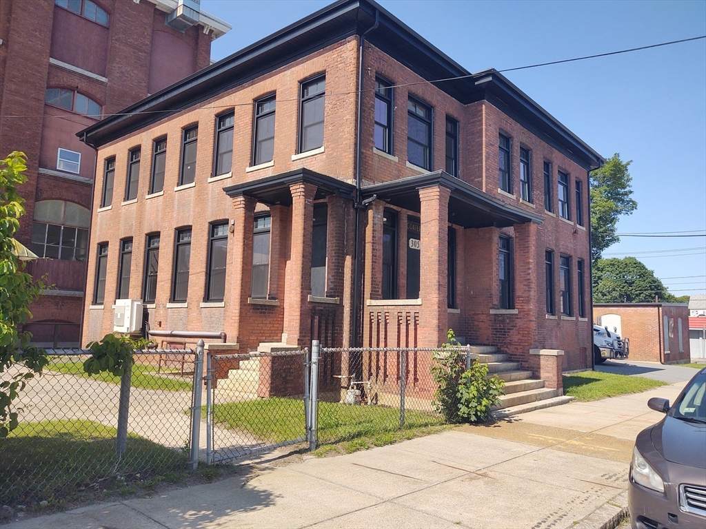 305 Nash Road - Photo 1