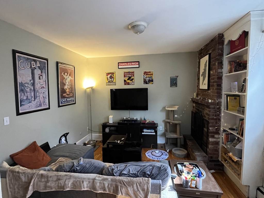 286 Cambridge - Photo 1